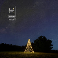 Productlabels 300 cm en incl. mast bij de Fairybell Standaard 3 meter in een nachtelijk landschap